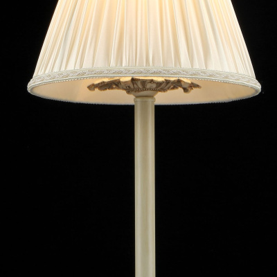 Настольная лампа Maytoni Elegant ARM326-00-W
